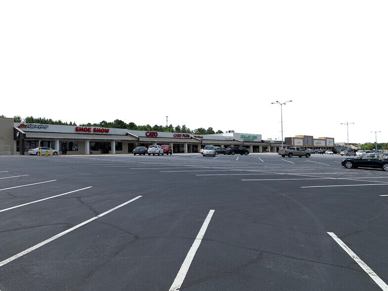 More Photos Of 201 Applewood Center Pl, Seneca Unknown For Sale