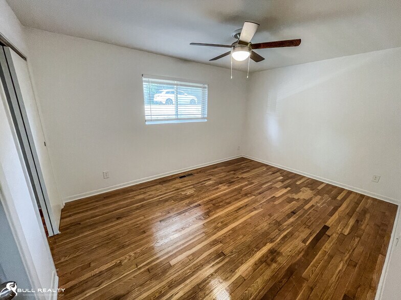 More Photos Of 711 Oakview Rd, Decatur Apartments For Sale