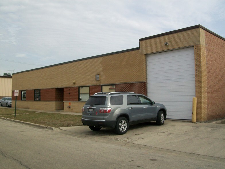 More Photos Of 123 N 10th Ave, Melrose Park Warehouse For Lease