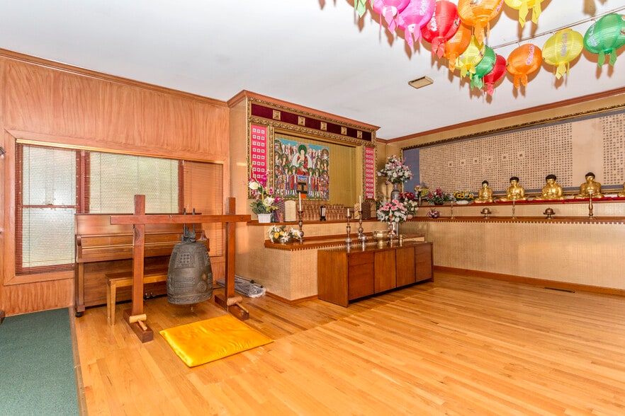 More Photos Of 16817 Germantown Rd, Germantown Schools For Sale