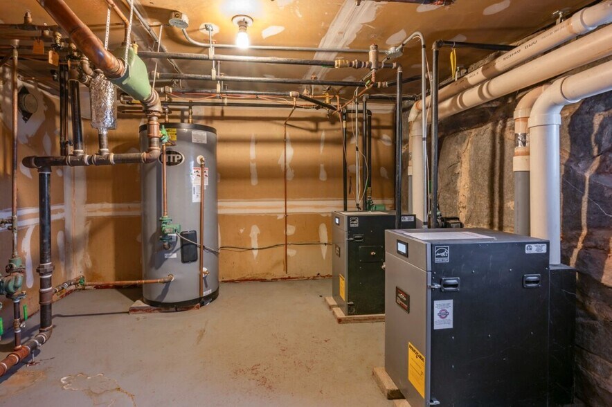 More Photos Of 395 Lake Ave, Manchester Apartments For Sale