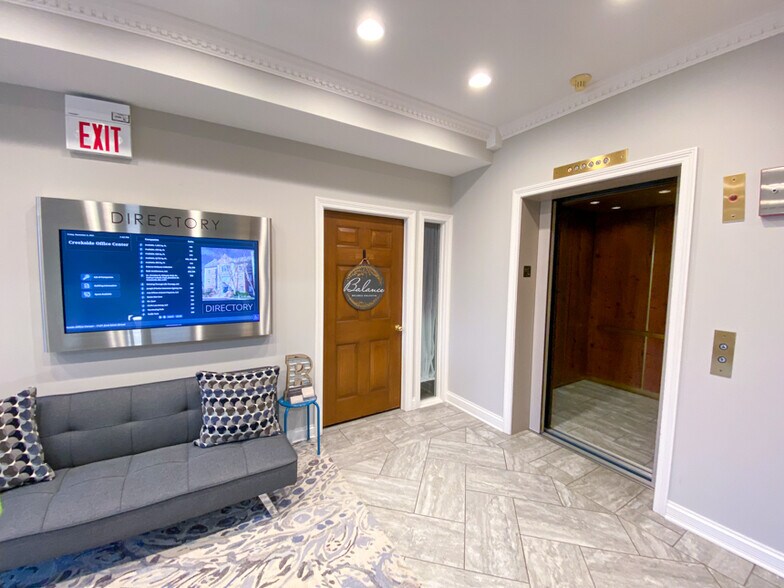 More Photos Of 1121 E Main St, St Charles Office Residential For Lease