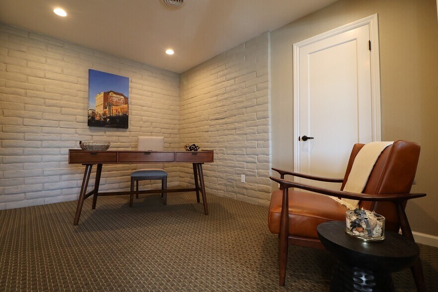 More Photos Of 501 E Washington St, Petaluma Office For Sale