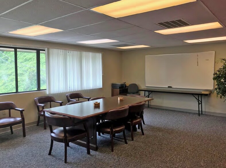 More Photos Of 6515 Clinton Hwy, Knoxville Office For Lease