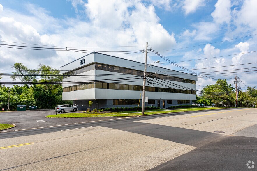 Primary Photo Of 333 Littleton Rd, Parsippany Office For Lease