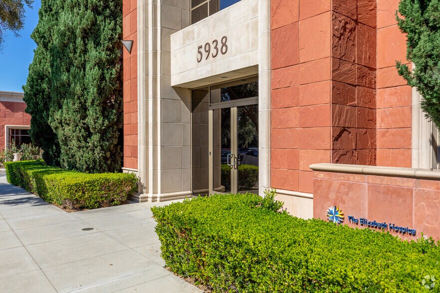 More Photos Of 5938 Priestly Dr, Carlsbad Loft Creative Space For Lease