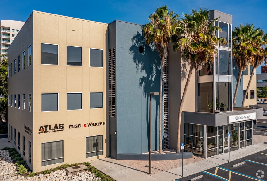 More Photos Of 22 S Links Ave, Sarasota Office For Lease