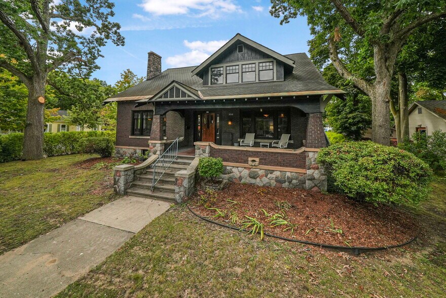 More Photos Of 530 S Union St, Traverse City Medical For Sale
