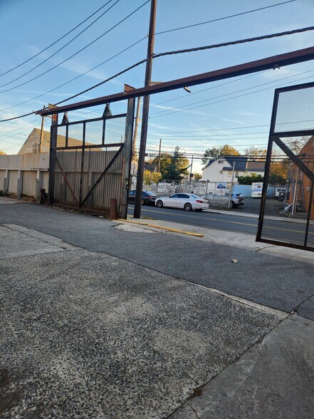 More Photos Of 3035 Richmond Ter, Staten Island Warehouse For Sale