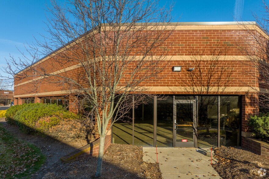 More Photos Of 39750 Grand River Ave, Novi Office For Lease