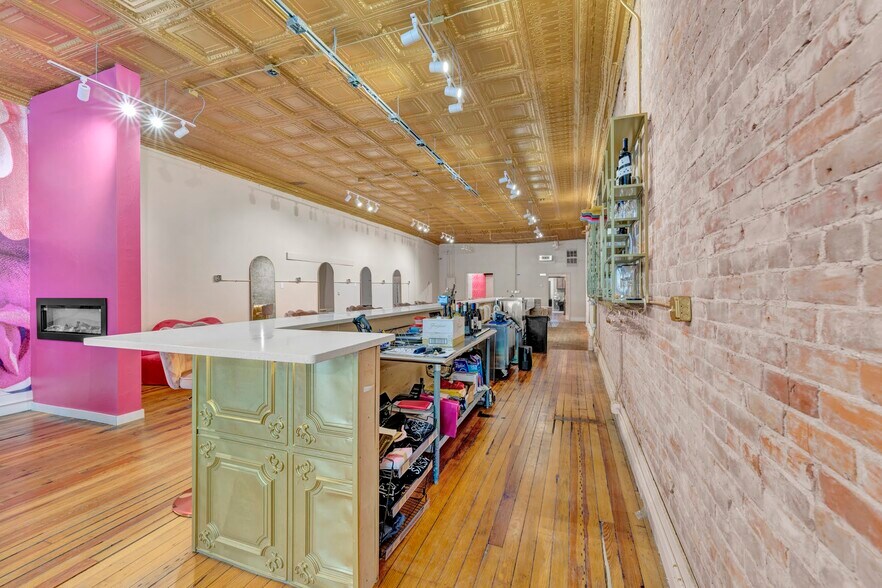 More Photos Of 122 W Main St, Florence Storefront For Sale