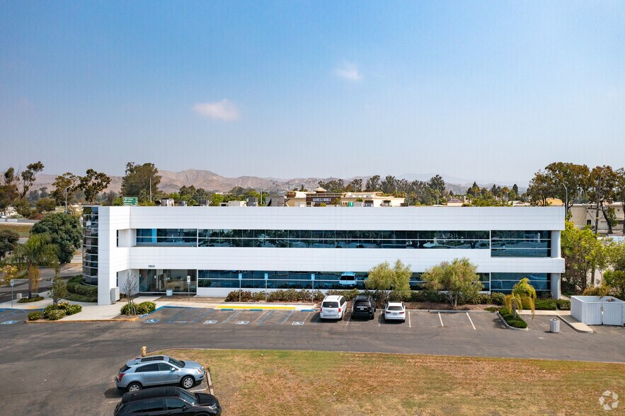 More Photos Of 1300 Eastman Ave, Ventura Loft Creative Space For Sale