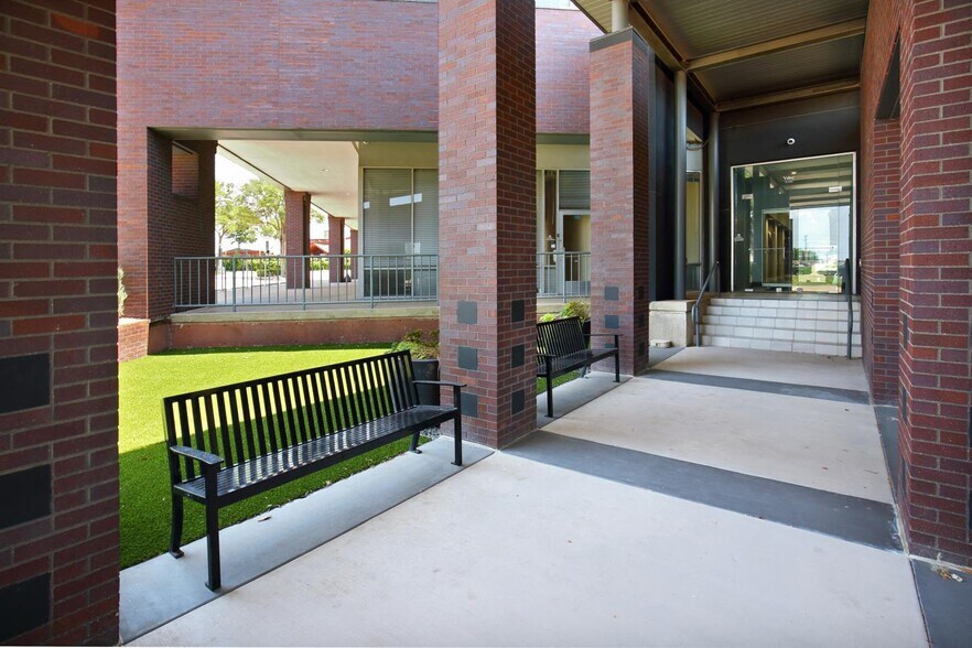 More Photos Of 660 N Central Expy, Plano Office For Lease