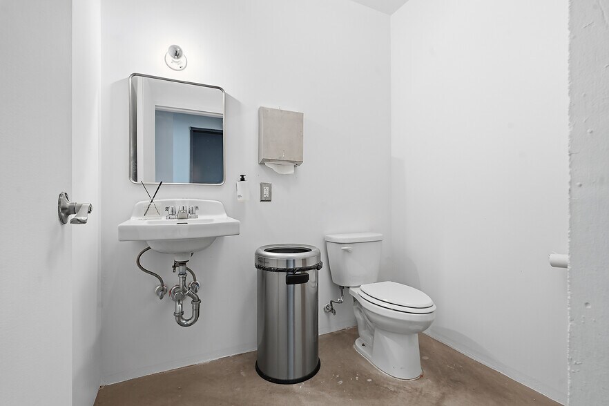 More Photos Of 260 Bowery, New York Apartments For Lease