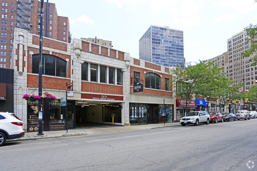 More Photos Of 2417-2433 N Clark St, Chicago General Retail For Lease