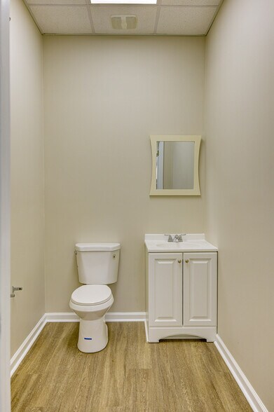 More Photos Of 6889 Paxton Rd, Vicksburg Office For Sale