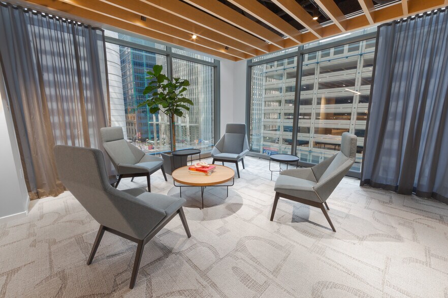 More Photos Of 200 W Madison St, Chicago Office For Lease