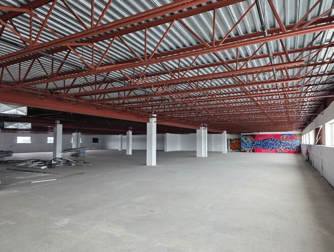 More Photos Of 80 Rue Stinson, Montréal Warehouse For Sale