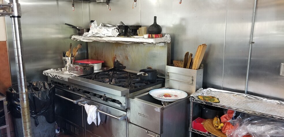 More Photos Of 2605 E Cherry St, Seattle Restaurant For Sale