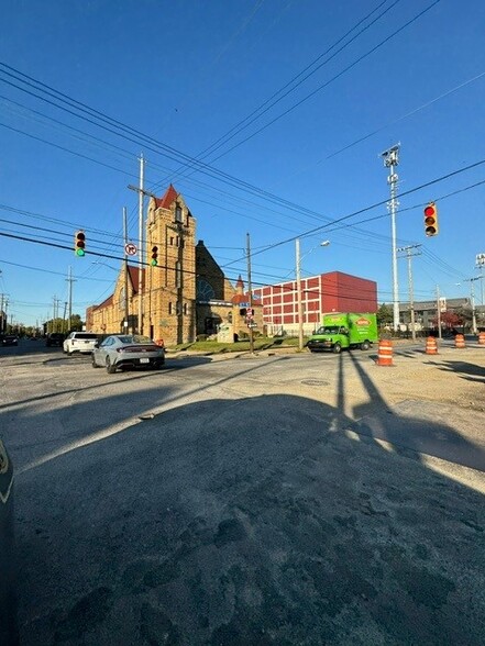 Primary Photo Of 7101 Carnegie Ave, Cleveland Religious Facility For Sale