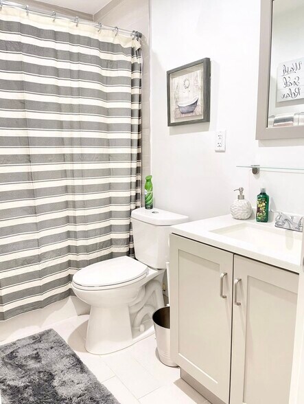 More Photos Of 2638 Lake Dr, Riviera Beach Apartments For Sale