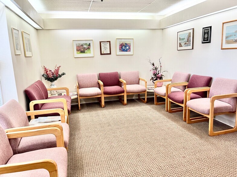 More Photos Of 15720-15754 Crabbs Branch Way, Rockville Showroom For Lease