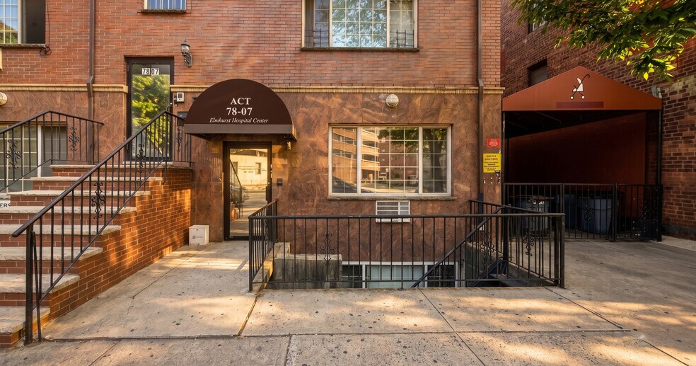 More Photos Of 7807 41st Ave, Elmhurst Flex For Lease