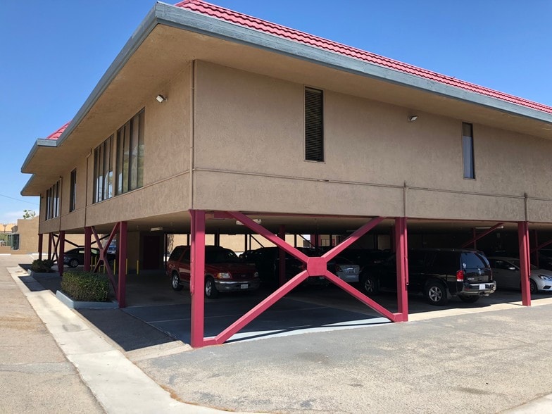 More Photos Of 15000 7th St, Victorville Office For Lease