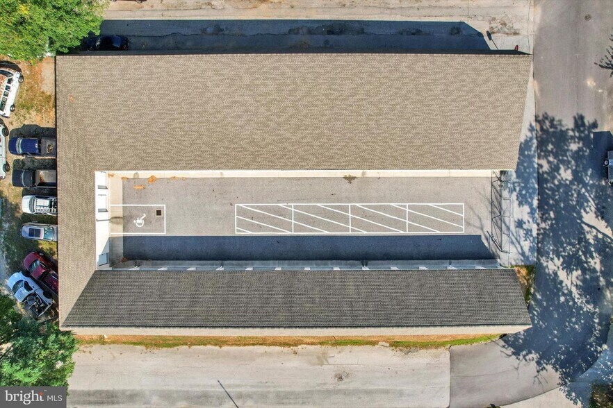 More Photos Of 370 Sheridan st, York Specialty For Sale