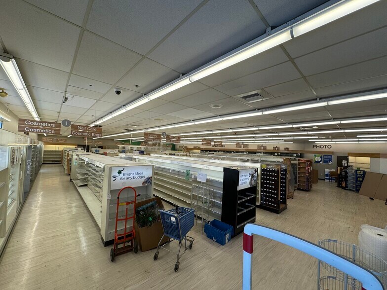 More Photos Of 277 Fairfield Ave, Waterbury Freestanding For Lease