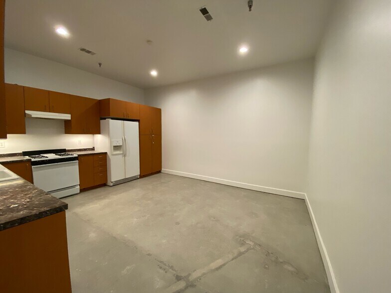 More Photos Of 4200 Sepulveda Blvd, Culver City Office For Lease