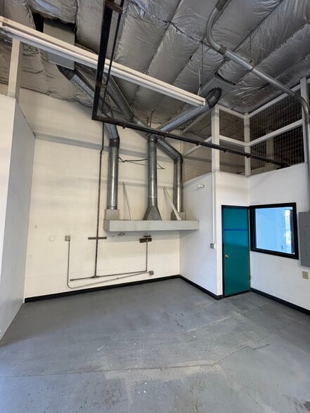 More Photos Of 1110 Industrial Ave, Petaluma Warehouse For Sale