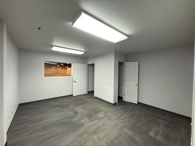 More Photos Of 3250 S Zuni St, Englewood Warehouse For Lease