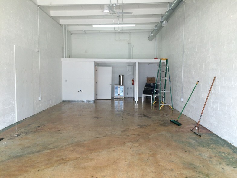 More Photos Of 301-395 NE 59th St, Miami Coworking Space