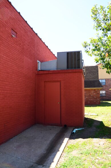 More Photos Of 500 S 20th St, Fort Smith Flex For Lease