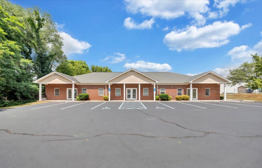 More Photos Of 1101-1109 Electric Rd, Salem Medical For Lease