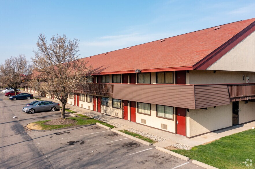 More Photos Of 26300 Dequindre Rd, Warren Hotel For Sale