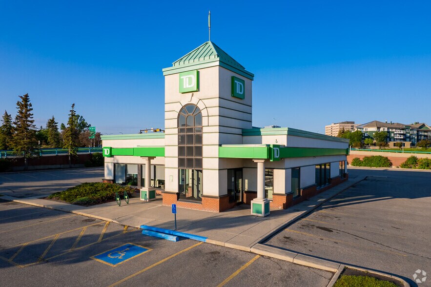 More Photos Of 3630 Brentwood Blvd NW, Calgary Unknown For Lease