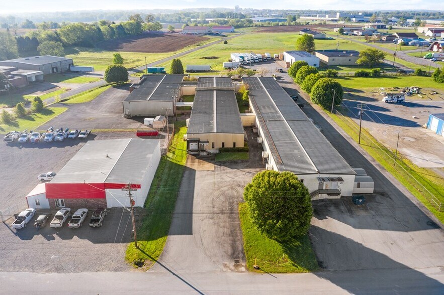 More Photos Of 208 Bradshaw Pike, Hopkinsville Light Distribution For Lease
