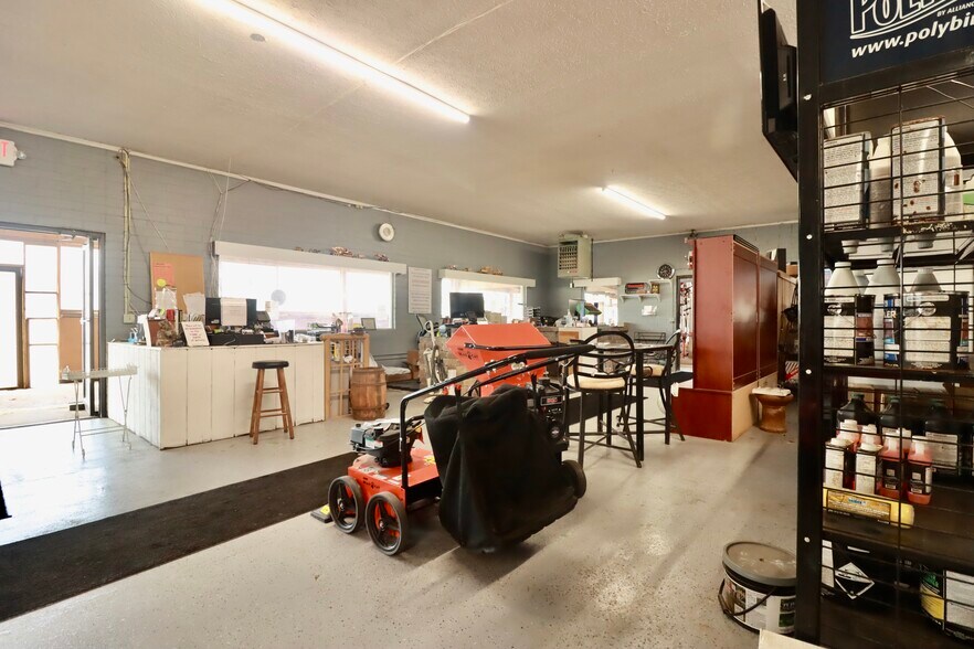 More Photos Of 8265 Euclid Chardon Rd, Kirtland Garden Center For Sale