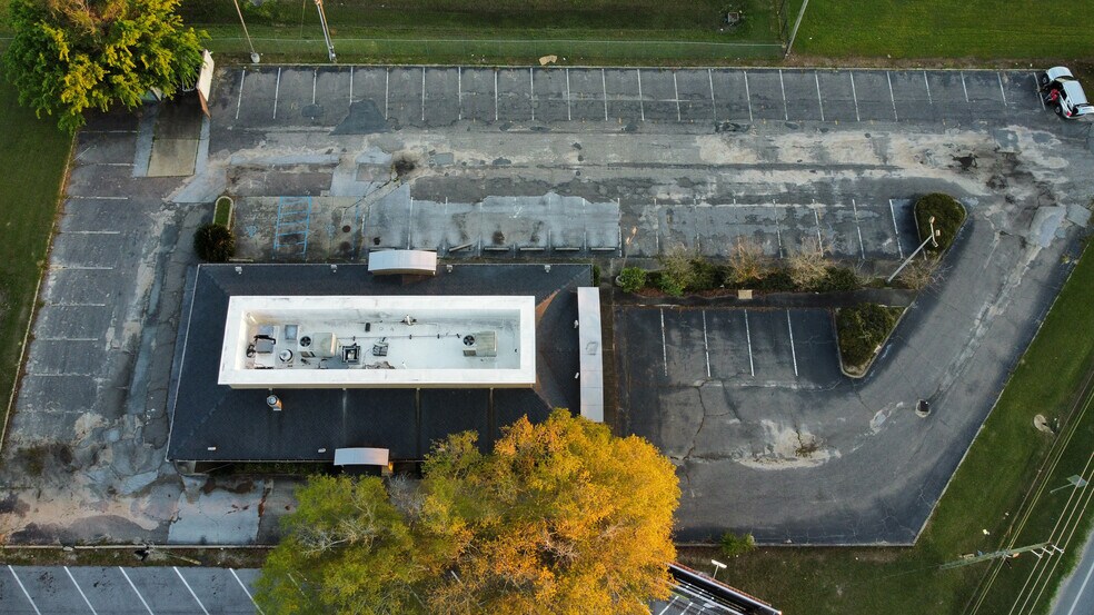 1329 Main St, Chipley, FL 32428 Retail For Lease