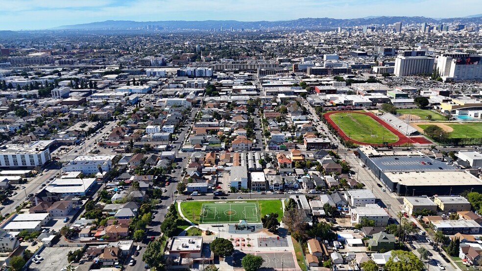 More Photos Of 2335 Wall St, Los Angeles Apartments For Sale