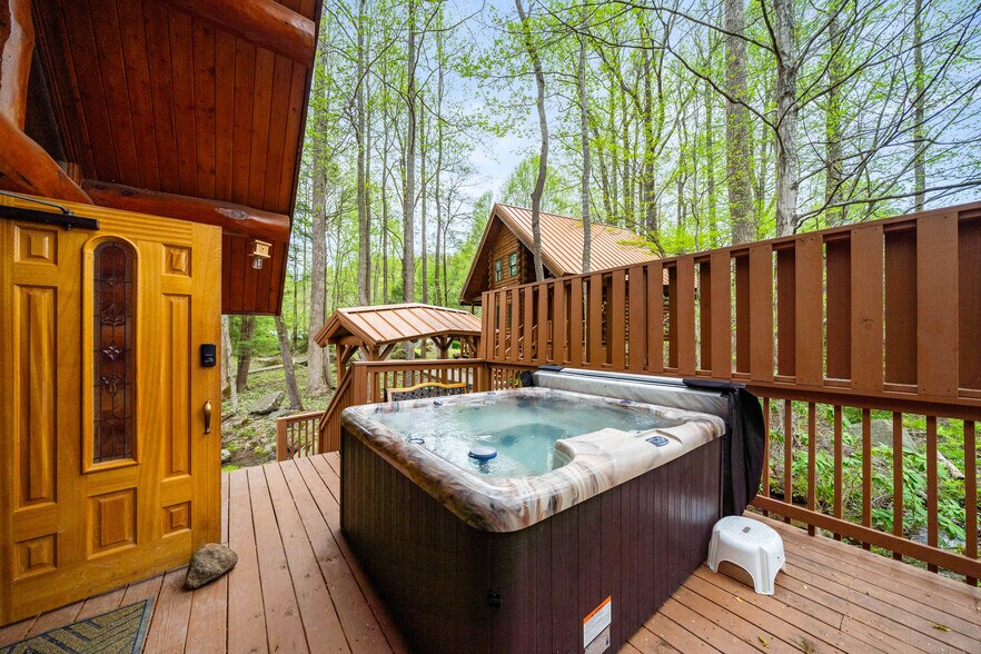 More Photos Of 4309 E Parkway, Gatlinburg Office For Sale