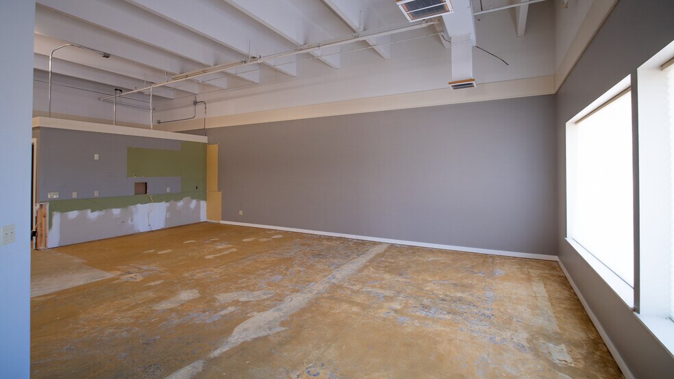More Photos Of 2002 2nd St SW, Rochester Storefront Retail Office For Sale