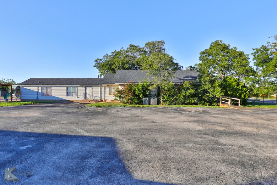 More Photos Of 6000 Buffalo Gap Rd, Abilene Daycare Center For Sale