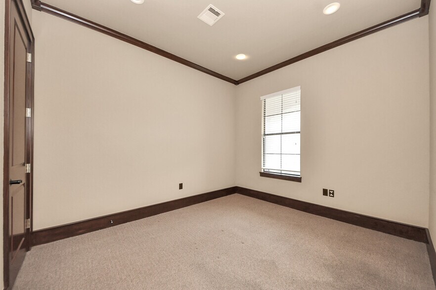 More Photos Of 12516 Cutten Rd, Houston Medical For Lease