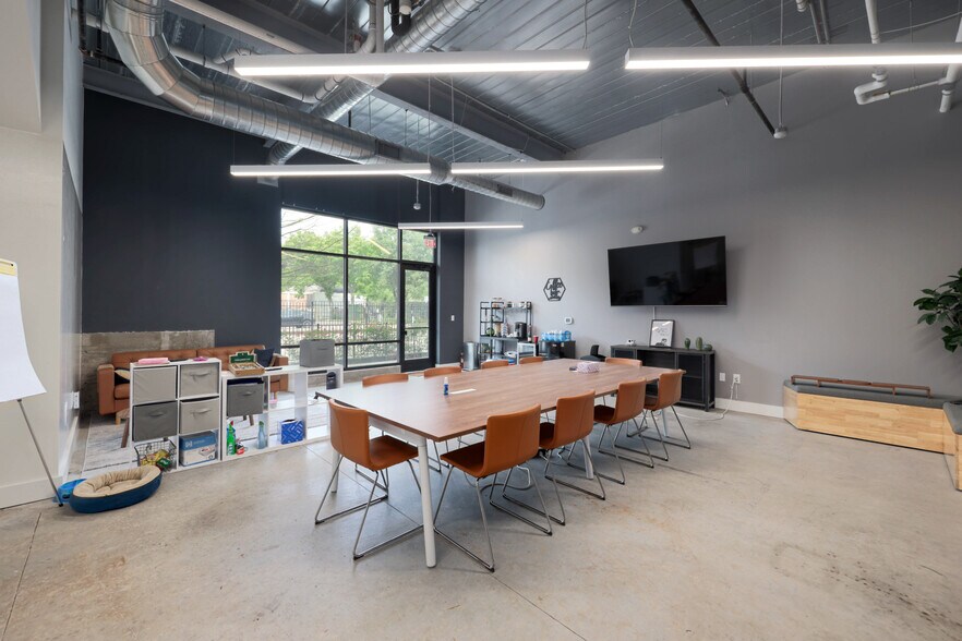 More Photos Of 1800 E 4th St, Austin Multifamily For Sale