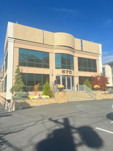 Primary Photo Of 570 Sylvan Ave, Englewood Cliffs Office For Lease