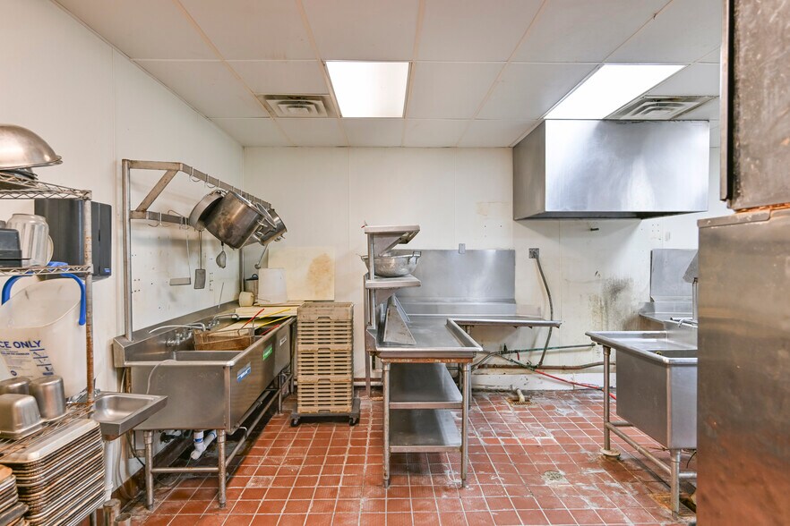 More Photos Of 2508 W 7th Ave, Corsicana Restaurant For Lease