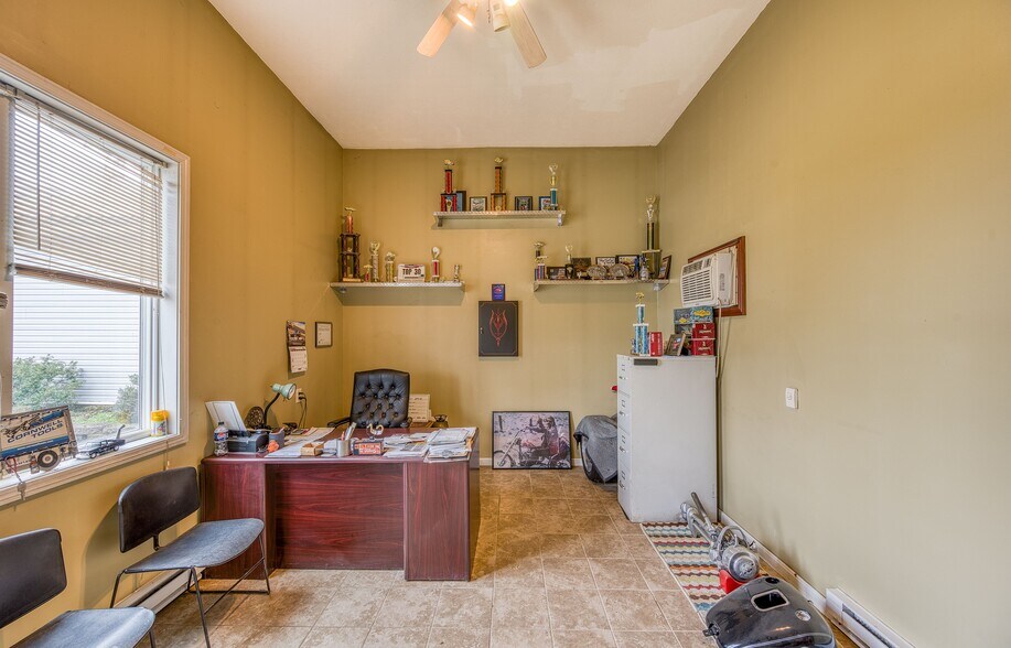 More Photos Of 6387 Ohio 48, Lebanon Specialty For Sale